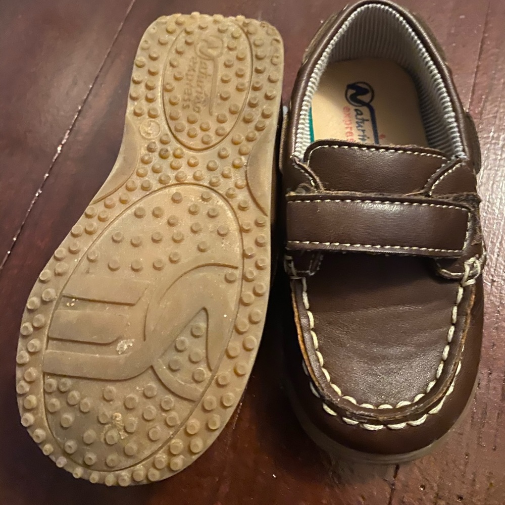 Kid shoes size 5-6